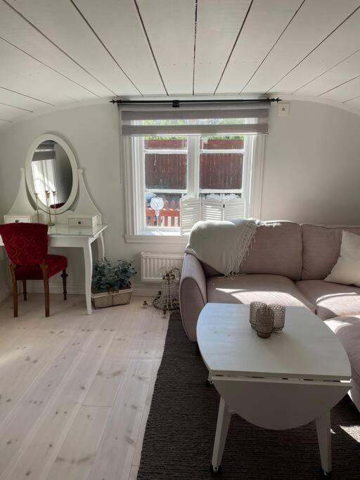 Historisk Charm I Hjaertat Av Gamla Stan Kalmar Villa Dış mekan fotoğraf